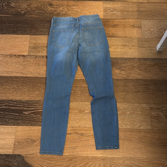 Universal Thread jeans. - Picture 2 of 4